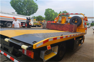 怀远附近拖车电话号码服务